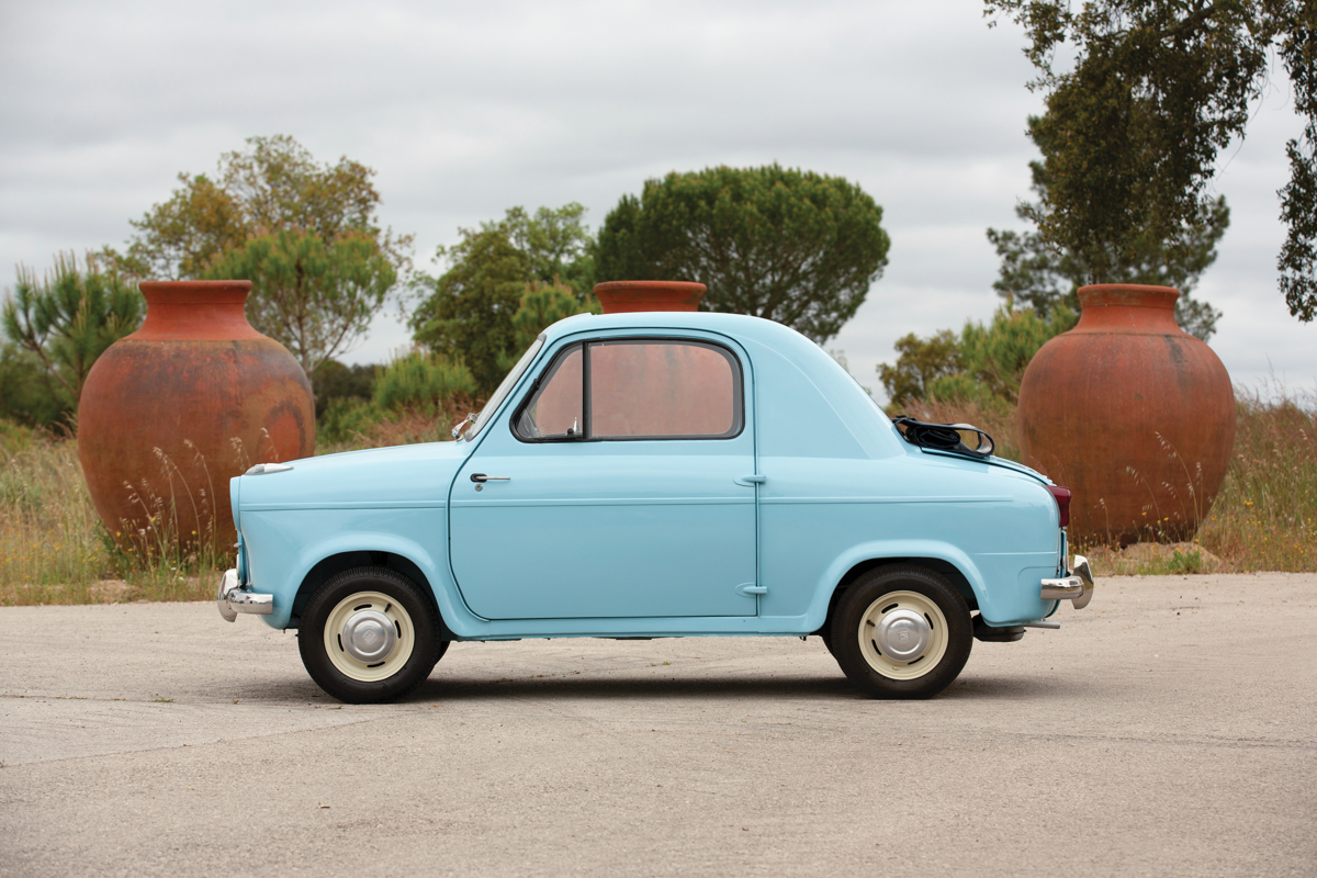 1959 Vespa 400 offered at RM Sotheby’s The Sáragga Collection live auction 2019
